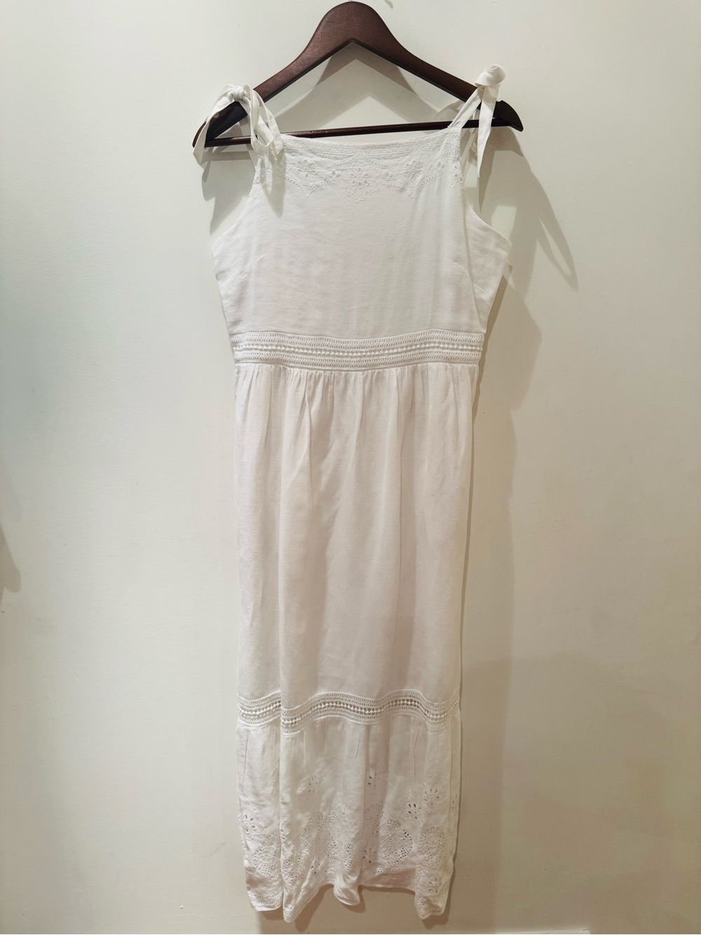 Tommy Bahama St. Lucia linen dress in White Sleeveless Eyelet. Side L.